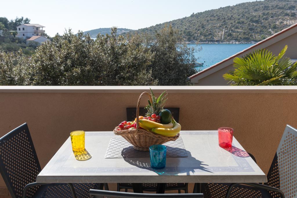Holiday Home Mirna Vala Sevid Exterior photo